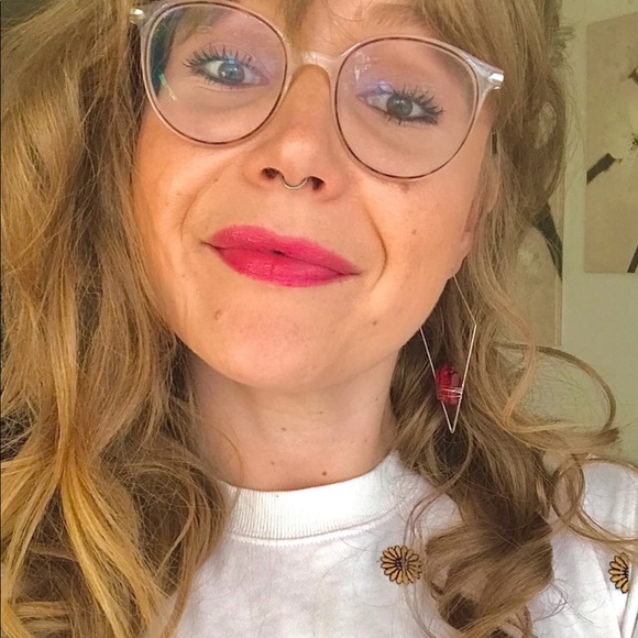 The Ruby Glows Ruby Red Amber Quartz Diamond Shaped White Gold Tone Earrings - Picture 4 of 6